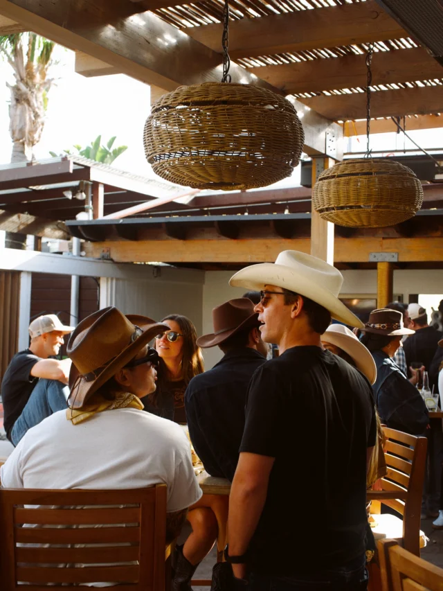A vibe we can get behind! Join us for another Sunset Saturdays, live music, cocktails & good times🌵✨🍹